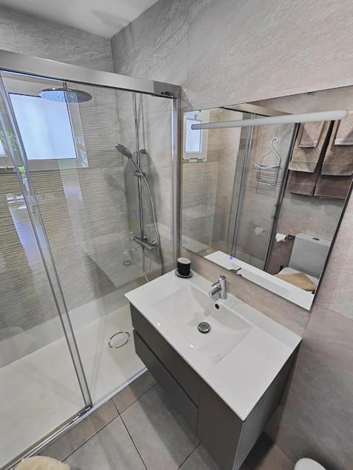 Playa Del Ingles: Beautiful Renovated Appartamento